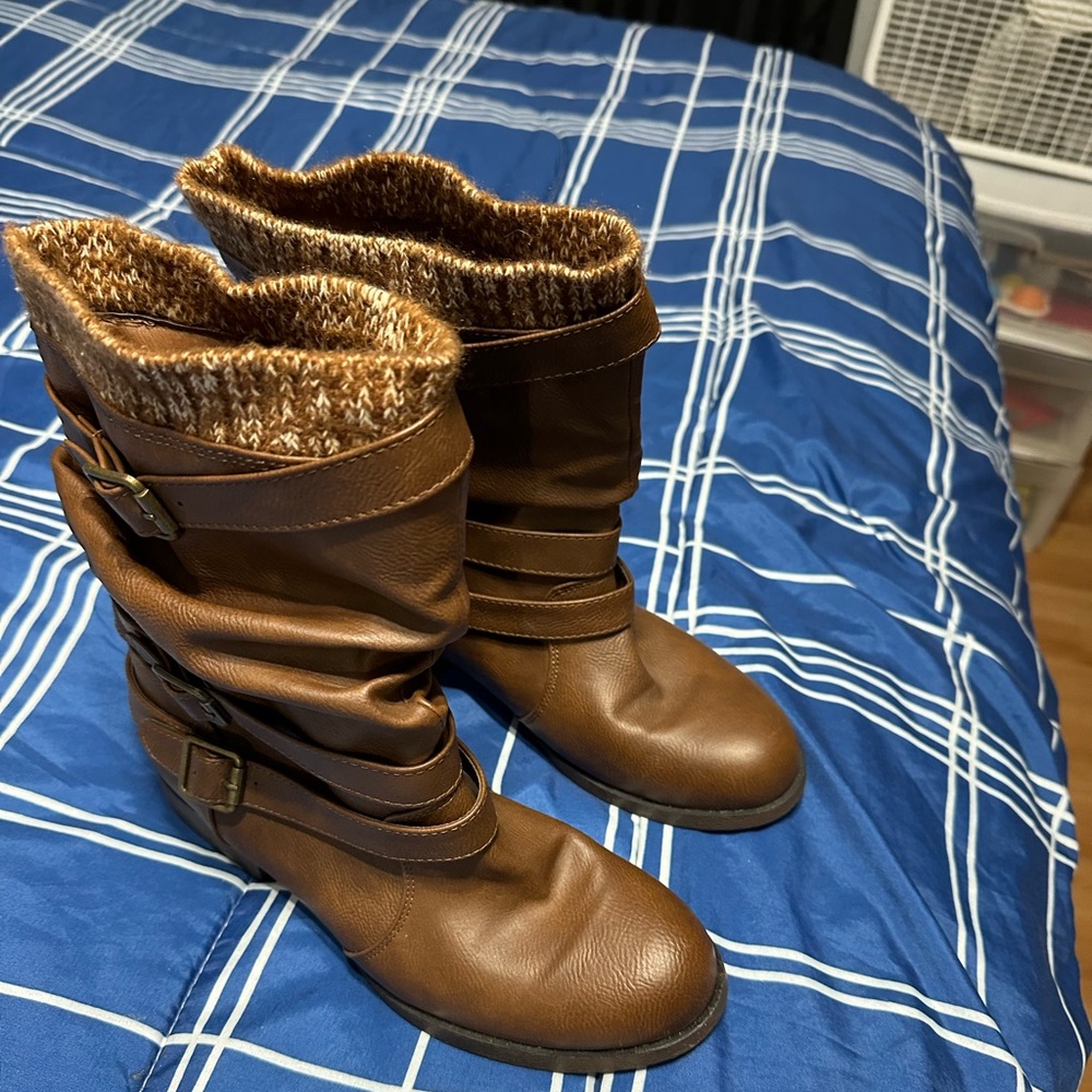 Women boots size 8.5 in great condition